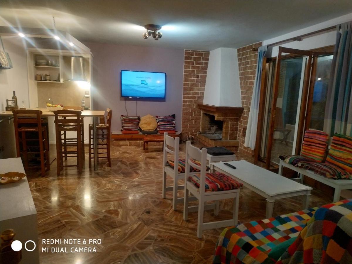 Muses Apartments Eretria  Bagian luar foto
