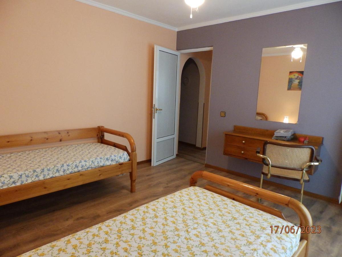Muses Apartments Eretria  Bagian luar foto
